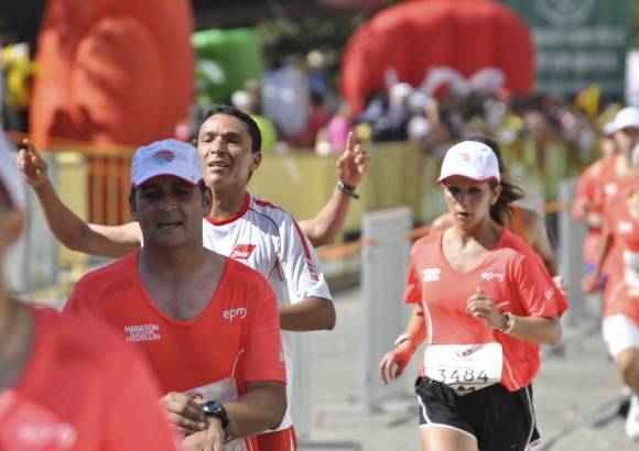 Esteban Jaramillo y Sebasti&#225;n Salazar - M&#225;s de 10 mil competidores se dieron cita en esta hist&#243;rica cita deportiva que se corr&#237;a en las modalidades de 5, 10, 21 y 42 kil&#243;metros.