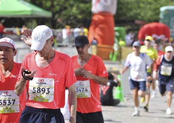 Esteban Jaramillo y Sebasti&#225;n Salazar - M&#225;s de 10 mil competidores se dieron cita en esta hist&#243;rica cita deportiva que se corr&#237;a en las modalidades de 5, 10, 21 y 42 kil&#243;metros.