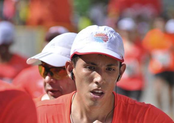 Esteban Jaramillo y Sebasti&#225;n Salazar - M&#225;s de 10 mil competidores se dieron cita en esta hist&#243;rica cita deportiva que se corr&#237;a en las modalidades de 5, 10, 21 y 42 kil&#243;metros.