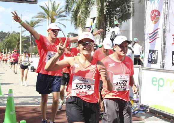 Esteban Jaramillo y Sebasti&#225;n Salazar - M&#225;s de 10 mil competidores se dieron cita en esta hist&#243;rica cita deportiva que se corr&#237;a en las modalidades de 5, 10, 21 y 42 kil&#243;metros.