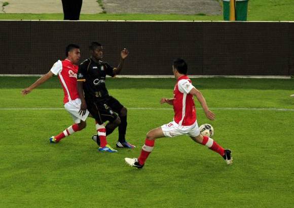 Colprensa - Santa Fe 2-Once Caldas 0.