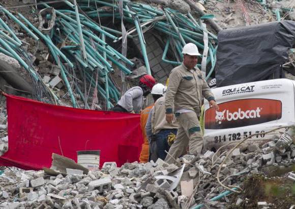Esteban Vanegas - Juan Esteban Cantor, &#193;lvaro Bol&#237;var, Iv&#225;n Gonz&#225;lez, James Arango y Juan Carlos Botero son las v&#237;ctimas mortales que deja, hasta ahora, la tragedia en el edificio Space.