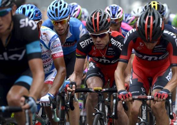 AP - Cadel Evans (BMC) se defendi&#243; a punto de veteran&#237;a.