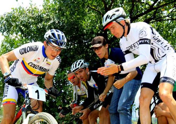 Donaldo Zuluaga - Formidable fue el paso de Héctor Leonardo Páez para ganar el ciclomontañismo. Vuelta a vuelta aplastó la resistencia de sus rivales, especialmente del brasileño Valeriano Rubens. Tercero fue el también colombiano Fabio Castañeda, quien combatió con forunculosis.