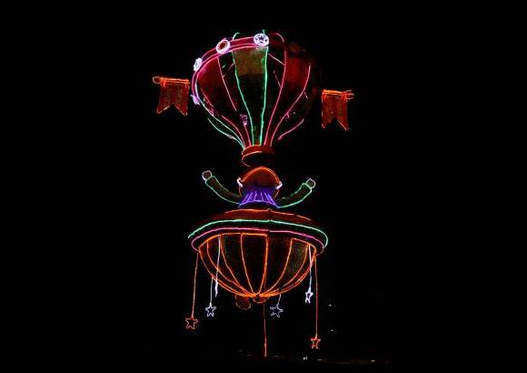 Jaime P&#233;rez - Hermoso el globo navide&#241;o en pleno paseo del R&#237;o.