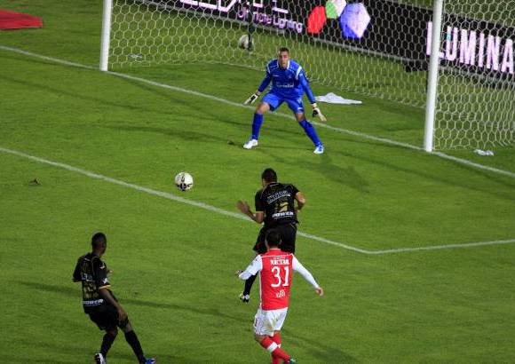 Colprensa - Santa Fe 2-Once Caldas 0.
