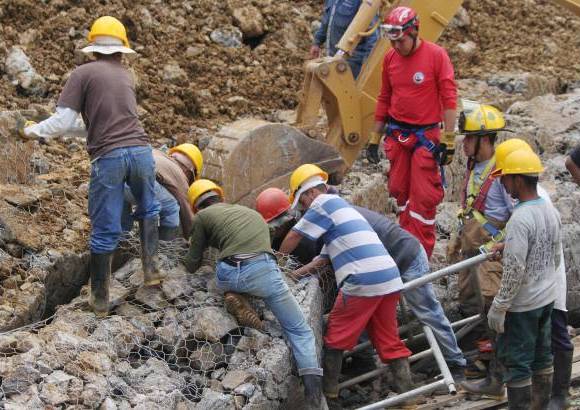 Esteban Vanegas - Un trabajador, de 47 años, fue la víctima fatal que dejó el desprendimiento de un muro de gaviones en una cantera ubicada en el barrio Santa Rita del municipio de Bello.