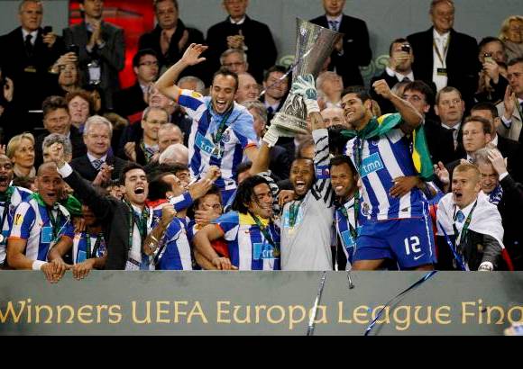 Reuters - El Porto de Portugal, con los colombianos Falcao García, Fredy Guarín y James Rodríguez en sus filas, es el nuevo campeón de la Liga Europa al vencer en Dublín (Irlanda) a su compatriota Sporting de Braga.