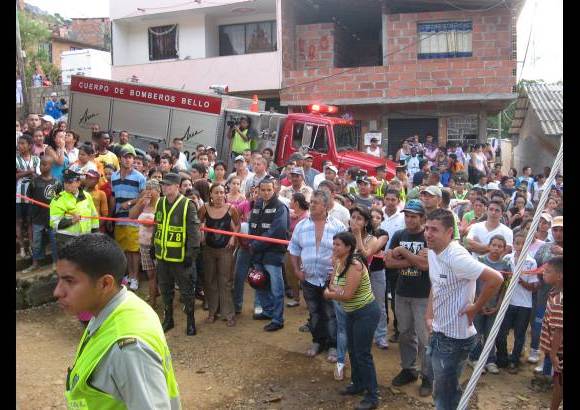 Wilson Díaz - Los familiares de los habitantes de esta zona acudieron tan pronto se enteraron de la emergencia para conocer la suerte de sus seres queridos.