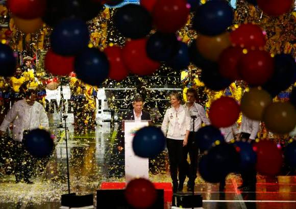 AP - "Una vez más, gracias a Dios, gracias Colombia", inició su discurso el presidente electo de la República, Juan Manuel Santos.