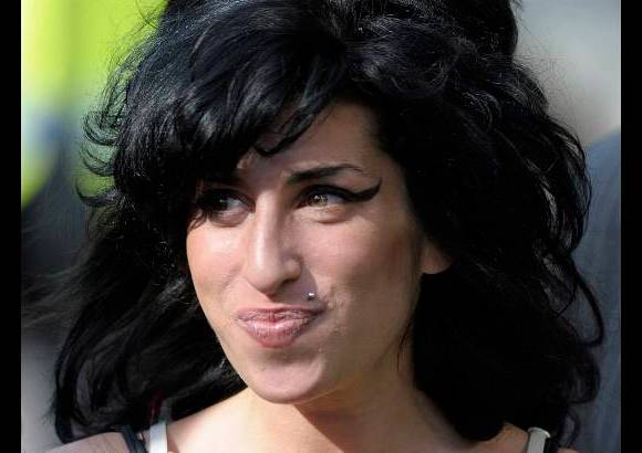 Reuters - La cantante hab&#237;a hecho su &#250;ltima aparici&#243;n p&#250;blica el mi&#233;rcoles 20 de julio, cuando sali&#243; al escenario junto a su ahijada Dionne Bromfield en el teatro The Roundhouse, de Camden Town.