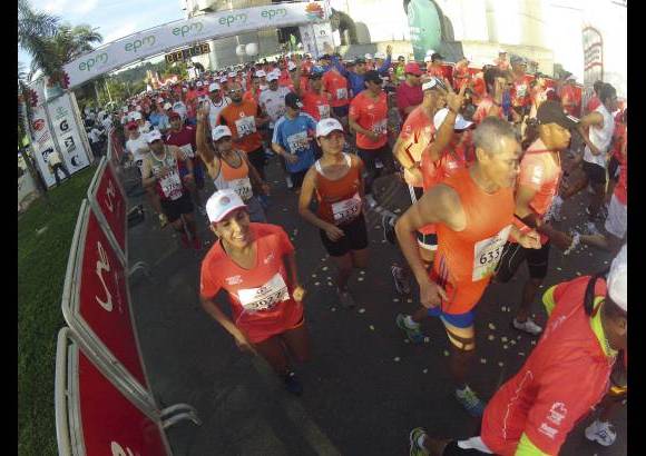 Esteban Jaramillo y Sebastián Salazar - Más de 10 mil competidores se dieron cita en esta histórica cita deportiva que se corría en las modalidades de 5, 10, 21 y 42 kilómetros.