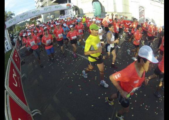 Esteban Jaramillo y Sebastián Salazar - Más de 10 mil competidores se dieron cita en esta histórica cita deportiva que se corría en las modalidades de 5, 10, 21 y 42 kilómetros.