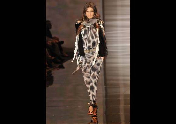 Colprensa - "Cavalli quiso interponer una suave niebla entre nosotros y ese jaguar al que recurre y convertirlo todo en algo más suave", dijo Maximo Venezziano, director de comunicación del diseñador.