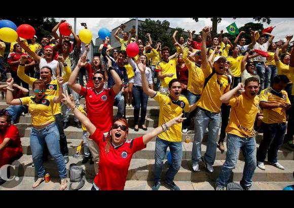 JULIO C&#201;SAR HERRERA - En Medell&#237;n, la fiesta por el triunfo de Colombia en el debut del Mundial de Brasil-2014, no fue inferior a lo vivido en el mism&#237;simo estadio Mineirao de Belo Horizonte. En el Parque Lleras, Plaza Mayor y La Mota el triunfo de la tricolor se vivi&#243; con mucha euforia.