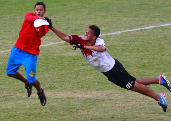 COLPRENSA - El &#250;ltimo partido que disput&#243; el equipo mixto colombiano de disco volador fue quiz&#225;s el m&#225;s intenso de los seis que jug&#243;. Frente al conjunto canadiense, los nacionales demostraron que pudieron haber llegado m&#225;s lejos, pero la suerte no estuvo de su lado. Colombia termin&#243; 4 en el torneo.