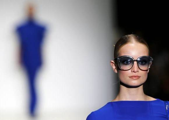 Foto Reuters - La compa&#241;&#237;a de art&#237;culos de lujo Gucci present&#243; su nueva colecci&#243;n, en la Semana de la Moda de Mil&#225;n, Italia. Una propuesta con colores fuertes, vibrantes y energ&#233;ticos.