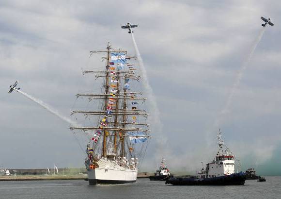 Reuters - La Fragata regres&#243; tras haber estado retenida m&#225;s de dos meses en un puerto de Ghana por una demanda de bonistas que litigan contra el pa&#237;s suramericano.