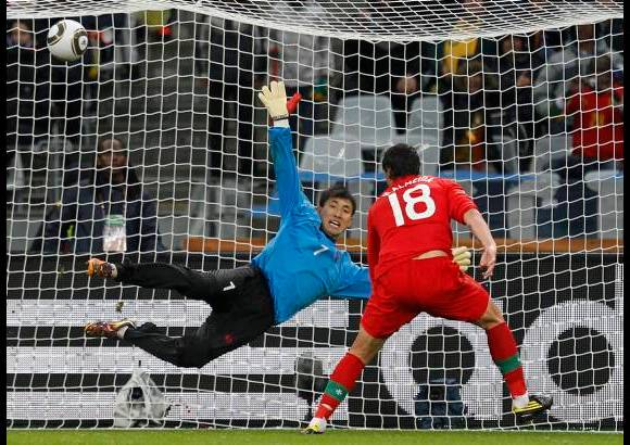 AP - Hugo Almeida en el minuto 56 anotaba el tercero y Portugal se dedicaba a disfrutar del compromiso después de un complicado arranque con empate ante Costa de Marfil.