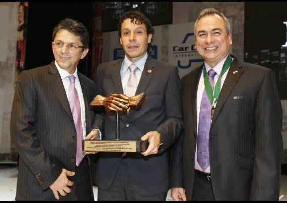 Fotos juan antonio sánchez - Alfredo Restrepo; Alejandro Hernández, de la Federación Colombiana de Fútbol, y Sergio Ignacio Soto, director de Fenalco Antioquia.