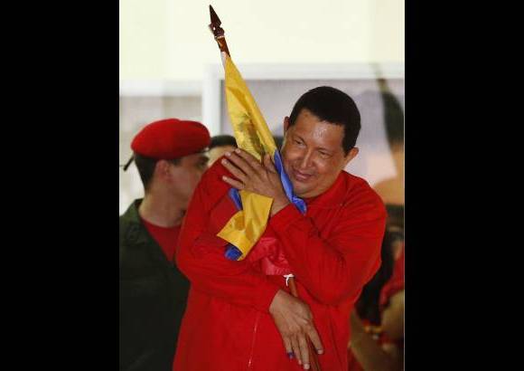 Reuters - Con el nuevo triunfo el mandatario venezolano se mantendrá por seis años más en el Palacio de Miraflores, completando así dos décadas en el poder.