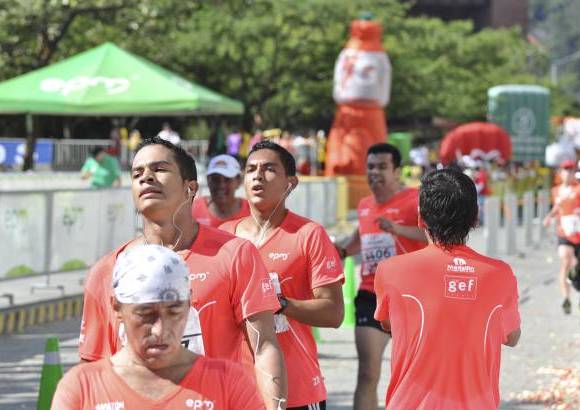 Esteban Jaramillo y Sebasti&#225;n Salazar - M&#225;s de 10 mil competidores se dieron cita en esta hist&#243;rica cita deportiva que se corr&#237;a en las modalidades de 5, 10, 21 y 42 kil&#243;metros.