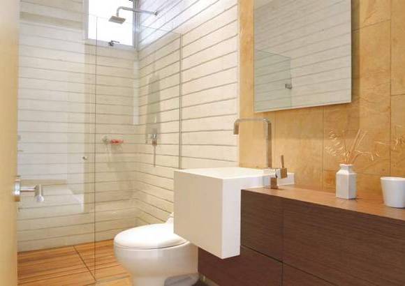 - Integrar los pisos de madera al baño es una tendencia que identifica María Paula Zuluaga, de Pezeta Diseño y Mobiliario para este espacio. "Antes no pasaba de la puerta de los baños por temor a la humedad, esto está revaluado".