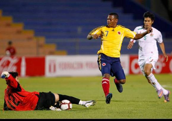Reuters - Colombia se complic&#243; al final m&#225;s de la cuenta pero ratific&#243; su paternidad sobre Bolivia al derrotarla este martes 2-1 en la cuarta jornada del Grupo B del Suramericano Sub20 de Per&#250;.