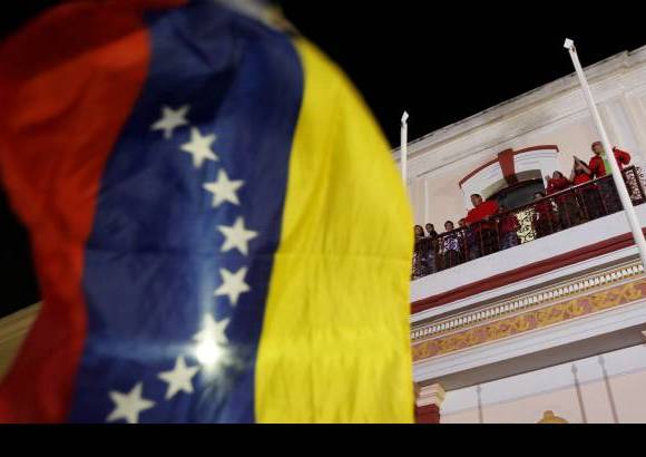 Reuters - Durante su discurso, Chávez hizo un "reconocimiento especial" a los dirigentes de la oposición porque "no se prestó para los planes desestabilizadores" de unos pocos.