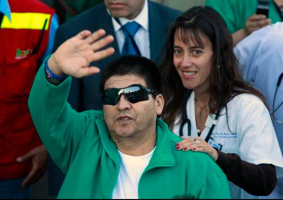 AP - Esteban Rojas podrá cumplir la promesa que hizo a su esposa de casarse en una ceremonia religiosa.