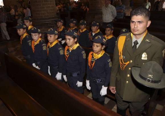 Manuel Saldarriaga - El gobernador Fajardo aprovech&#243; para reconocer la labor de la instituci&#243;n en defensa y protecci&#243;n de los ciudadanos de Antioquia y le ofreci&#243; todo su respaldo.