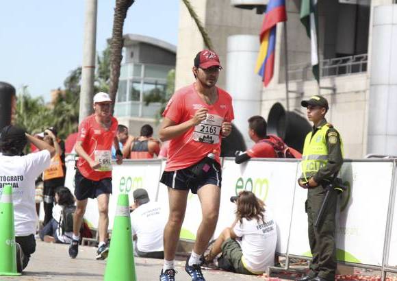 Esteban Jaramillo y Sebastián Salazar - Más de 10 mil competidores se dieron cita en esta histórica cita deportiva que se corría en las modalidades de 5, 10, 21 y 42 kilómetros.