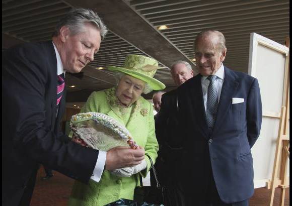 AP - En Dubl&#237;n, destac&#243; el viceministro principal, la reina habl&#243; del sufrimiento causado a todas las v&#237;ctimas del conflicto, incluidas aquellas provocadas por las fuerzas de seguridad norirlandesas y brit&#225;nicas y por los grupos paramilitares.