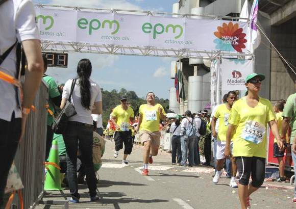 Esteban Jaramillo y Sebastián Salazar - Más de 10 mil competidores se dieron cita en esta histórica cita deportiva que se corría en las modalidades de 5, 10, 21 y 42 kilómetros.