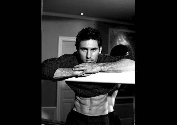 Dolce&Gabbana - Los afamados dise&#241;adores afirman que est&#225;n muy felices de vincular el nombre de la marca al de un gran campe&#243;n como Leo Messi.