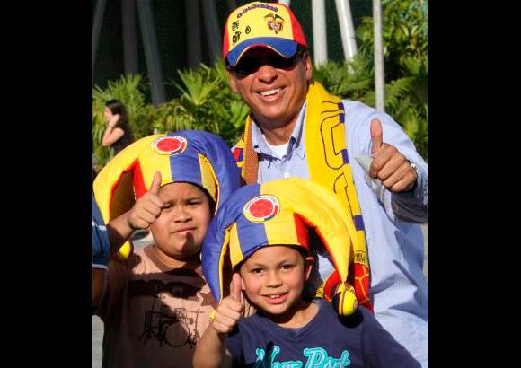Juan Antonio S&#225;nchez - La familia volvi&#243; al estadio Atanasio Girardot. Con camisetas de Colombia, padre e hijos vivieron el duelo entre Argentina y Egipto.