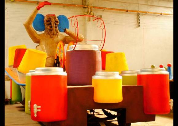 Colprensa - Las diferentes expresiones folcl&#243;ricas del Caribe colombiano fueron plasmadas en estas gigantescas obras de arte que muestran la riqueza cultural de la regi&#243;n, con personajes representativos.