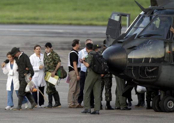 Raúl Palacios, enviado especial Colprensa - Uno de los primeros en descender de la aeronave fue el sargento viceprimero Luis Alfonso Beltrán Franco.