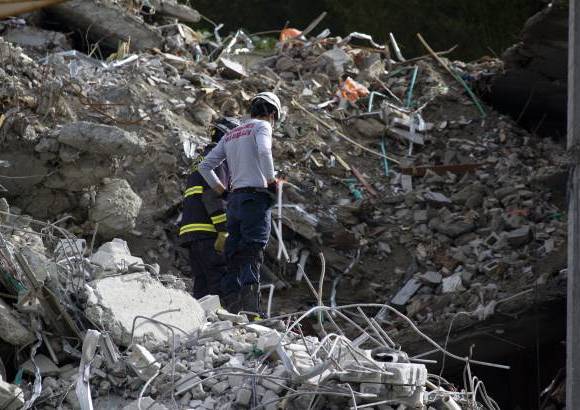 Esteban Vanegas - La esperanza de encontrar a los tres trabajadores que contin&#250;an desaparecidos se centra en lo m&#225;s profundo del edificio, el s&#243;tano 4.
