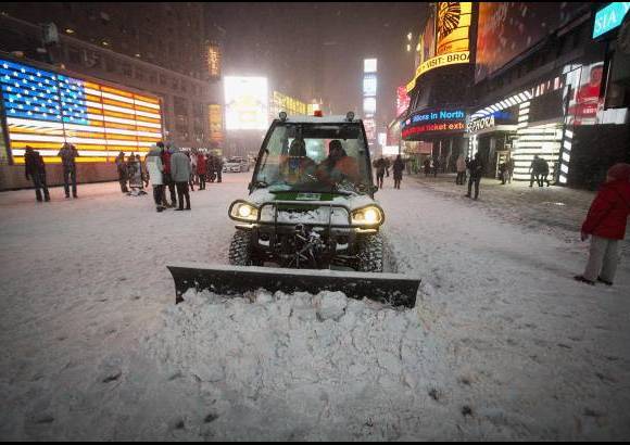 AP - Los funcionarios de transporte cerrarán los caminos al sur de Albany y al este de la Ciudad de Nueva York, en donde se espera la caída de hasta 20 centímetros de nieve.