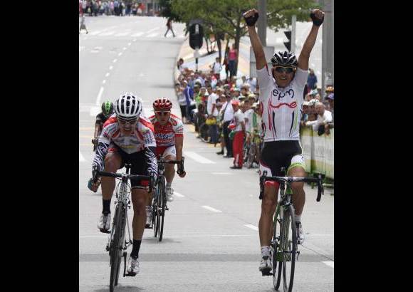 R&#243;binson S&#225;enz - Stiber Ortiz (EPM-Une) gana la segunda etapa y el cetro &#233;lite. Ortiz supera a C&#233;sar A. Villegas (Independiente) y a Carlos A. Betancur (Acqua & Sapone).