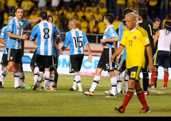 Juan Antonio Sánchez - Pese a las críticas, garantizó que sabe lo que está haciendo como seleccionador, en tácita respuesta a su extécnico Francisco Maturana, que dos días atrás se refirió públicamente a la falta de experiencia en el banco de Colombia.