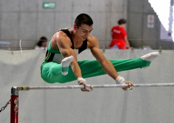 - orge Hugo Giraldo, segundo en paralelas y en la general individual.