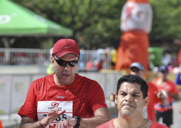 Esteban Jaramillo y Sebasti&#225;n Salazar - M&#225;s de 10 mil competidores se dieron cita en esta hist&#243;rica cita deportiva que se corr&#237;a en las modalidades de 5, 10, 21 y 42 kil&#243;metros.