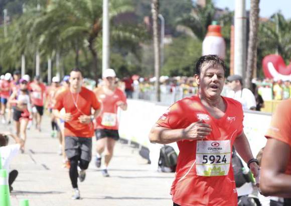 Esteban Jaramillo y Sebasti&#225;n Salazar - M&#225;s de 10 mil competidores se dieron cita en esta hist&#243;rica cita deportiva que se corr&#237;a en las modalidades de 5, 10, 21 y 42 kil&#243;metros.