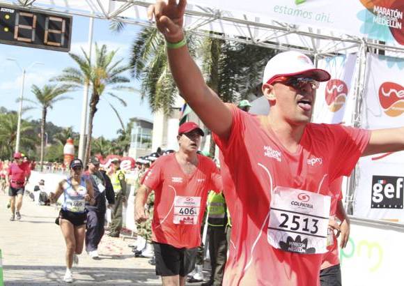 Esteban Jaramillo y Sebasti&#225;n Salazar - M&#225;s de 10 mil competidores se dieron cita en esta hist&#243;rica cita deportiva que se corr&#237;a en las modalidades de 5, 10, 21 y 42 kil&#243;metros.