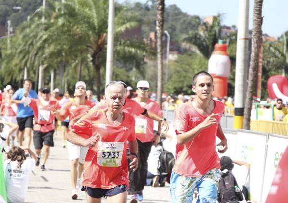 Esteban Jaramillo y Sebasti&#225;n Salazar - M&#225;s de 10 mil competidores se dieron cita en esta hist&#243;rica cita deportiva que se corr&#237;a en las modalidades de 5, 10, 21 y 42 kil&#243;metros.