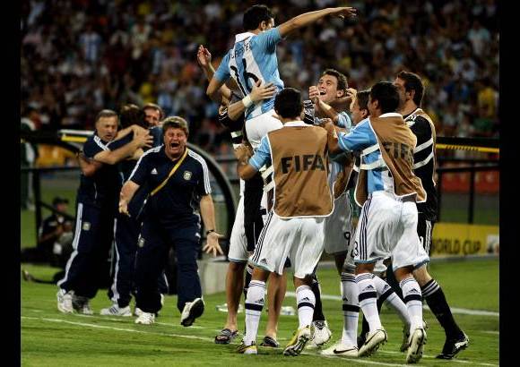 Jaime Pérez - La Albiceleste goleó este jueves 3-0 a Corea del Norte y ratificó su clasificación a los octavos de final del Mundial sub-20. Además, finalizó como primera del Grupo F con 7 puntos y seguirá jugando en Medellín.