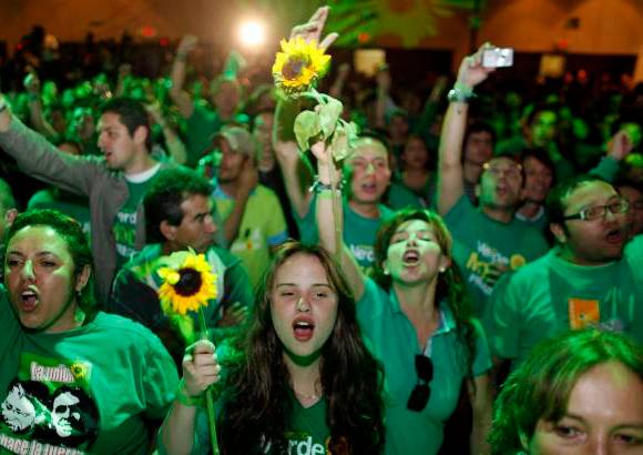 Reuters - Pese a que la votación de Mockus estuvo por debajo de las expectativas, logró superar en la contienda electoral a reconocidas figuras como Germán Vargas Lleras, de Cambio Radical; a Gustavo Petro del Polo Democrático; a Noemí Sanín, del Partido Conservador y al liberal Rafael Pardo.