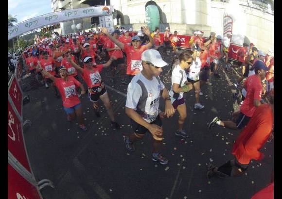 Esteban Jaramillo y Sebastián Salazar - Más de 10 mil competidores se dieron cita en esta histórica cita deportiva que se corría en las modalidades de 5, 10, 21 y 42 kilómetros.